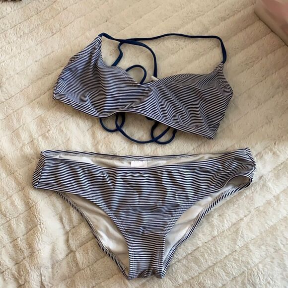 Bikini  - Picture 1 of 3